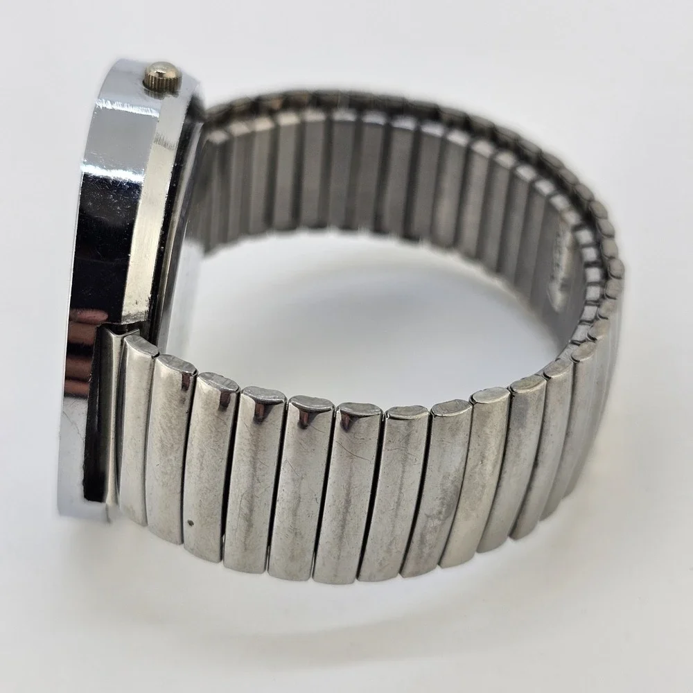 Narmi Women's Analog‎ Watch 48MM Pink Dial Gray Expandable Band 6